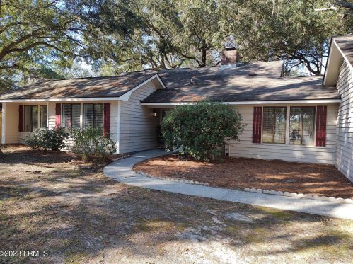 6027 Vaux Rd, Beaufort, SC 29906-9473