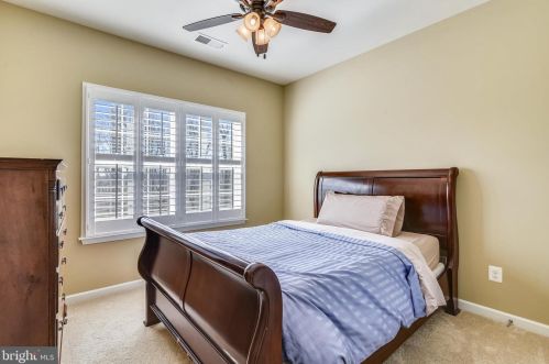 21099 Honeycreeper Pl, Leesburg VA exterior