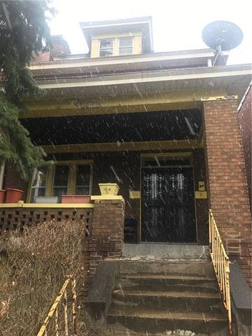 7118 Hermitage St, Pittsburgh, PA 15208-1113