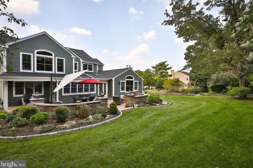 258 Aldrin Dr, Prospectville PA 19002-4101 exterior