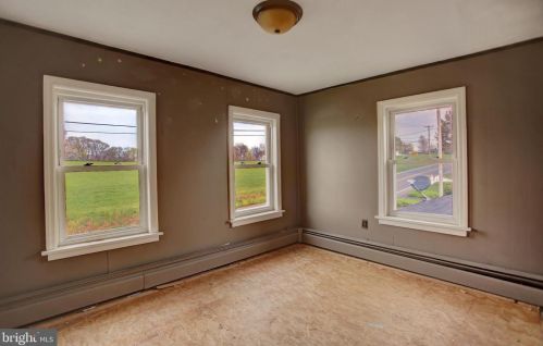 148 Reinholds Rd, Swartzville PA  17569-9654 exterior