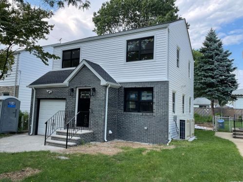 256-11 87th Ave, Floral Park, NY 11001-1444