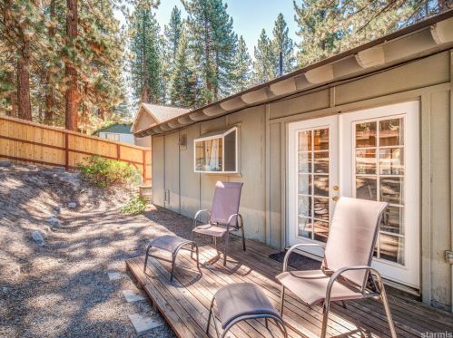 2582 Humboldt St, South Lake Tahoe CA  96150-7227 exterior