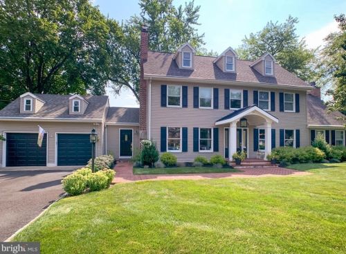 20 Lookover Ln, Yardley, PA 19067-1521