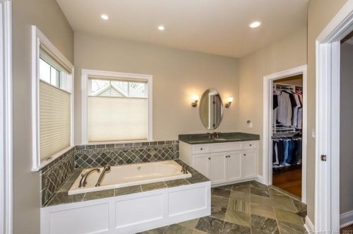 18 Heron Pond Rd, Essex CT  06426-1466 exterior