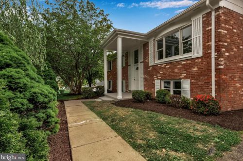 14312 Franklin St, Woodbridge, VA 22191-2527