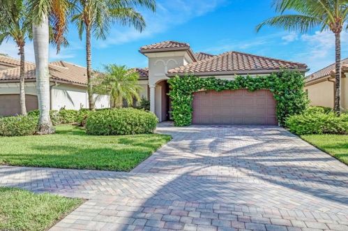 2982 Aviamar Cir, Naples FL  34114-9564 exterior