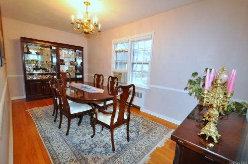 1 Maplewood Rd, Hartsdale NY  10530-1627 exterior