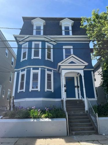 112 Ring St, Providence, RI 02909-1512