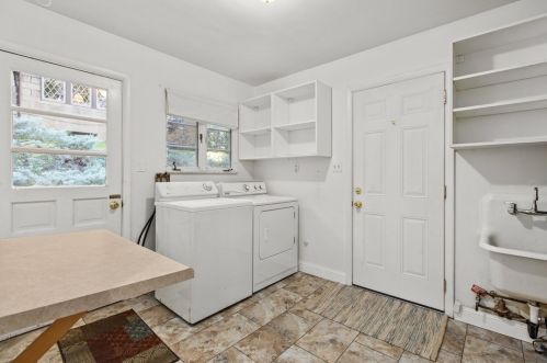 607 Poia Rd, Sewickley PA  15143-1046 exterior