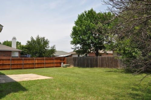 7801 Hidden Path Ln, Denton TX  76210-7131 exterior