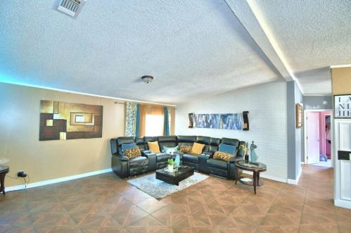 304 Temple Ct, Winter Haven, FL 33880-1026
