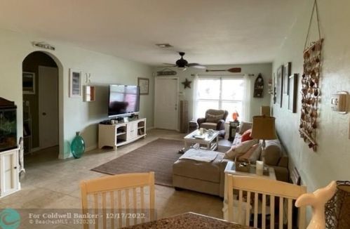 417 3rd Pl, Dania Beach FL  33004-4703 exterior