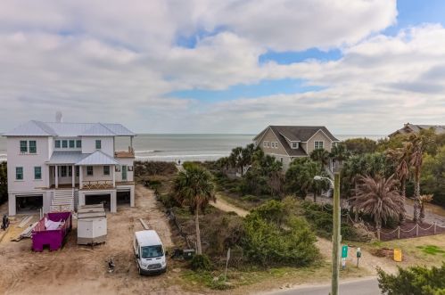 601 Ocean Blvd, Isle Of Palms SC  29451-2134 exterior