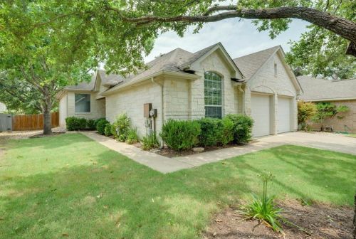 13133 Appaloosa Chase Dr, Austin TX  78732-1974 exterior