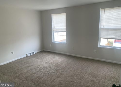 1014 Mcclenahan Ter, Boothwyn PA  19061-4617 exterior