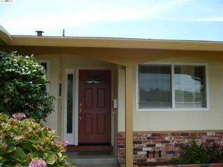 935 Lynn St, Livermore, CA 94550-3522