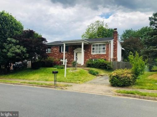 13328 Nickleson Dr, Woodbridge, VA 22193-4125
