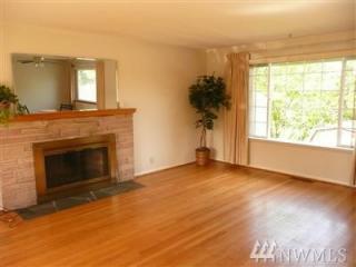 12239 Palatine Ave, Seattle WA  98133-8113 exterior