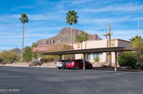 1921 Tilting T Pl, Tucson AZ 85713-6751 exterior