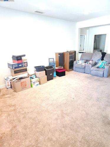 1549 Maple Valley St, Manteca CA 95336-5127 exterior