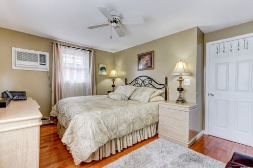 90 Mckee St, Floral Park NY  11001-1618 exterior