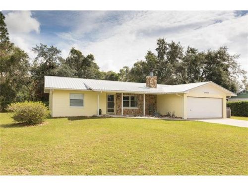 40700 5th Ave, Umatilla, FL 32784-8889