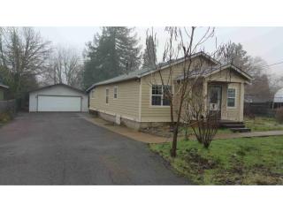 1713 Kendall St, Roseburg, OR 97471-3027