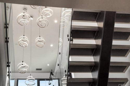 15245 Greenleaf St, Van Nuys CA 91403-4010 exterior