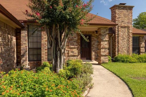 7537 Woodhaven Dr, Fort Worth, TX 76182-9215