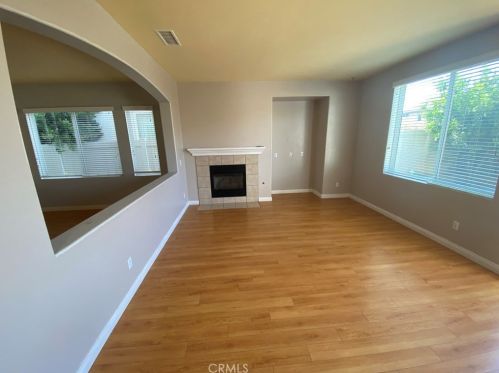 1323 Burdock St, Beaumont CA  92223-8301 exterior