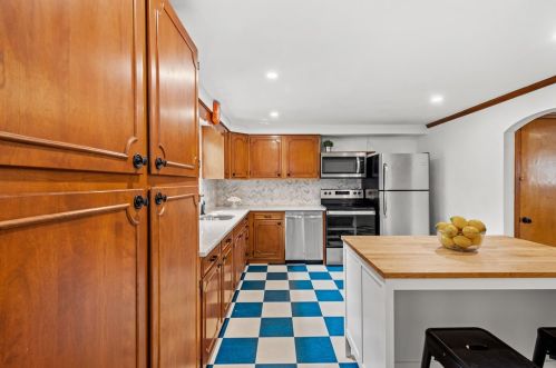 425 8 St, Oakmont PA  15139-1301 exterior