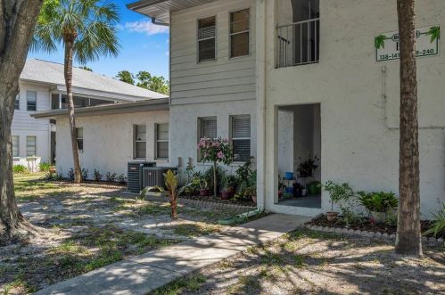 10800 Us Highway 19, Pinellas Park FL  33782-3402 exterior