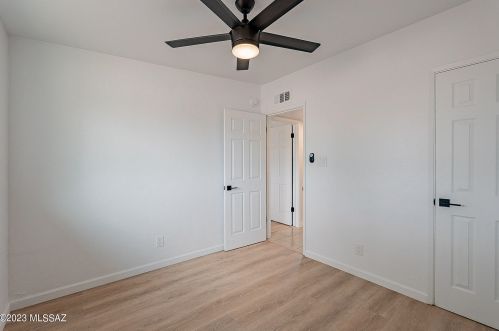 6520 Calle Herculo, Tucson AZ  85710-5620 exterior