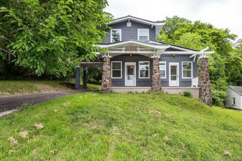 210 North St, Manlius, NY 13104-1812