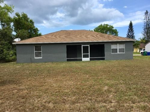 2052 Heathwood Cir, Fort Pierce, FL 34952-6923