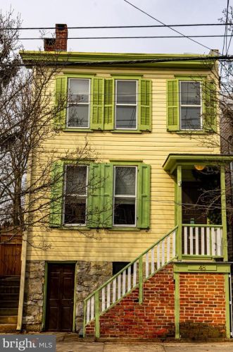 48 East St, Carlisle, PA 17013-2505
