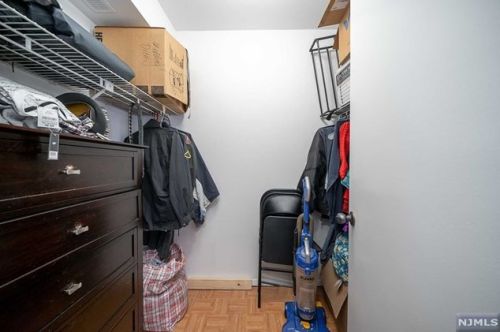 9 Lawrence Ct, Teaneck NJ  07666-6489 exterior