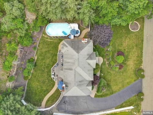 58 Finch Rd, Skyline Lakes NJ  07456-2423 exterior