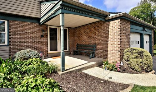 723 Champlain Dr, Norristown, PA 19406-1558