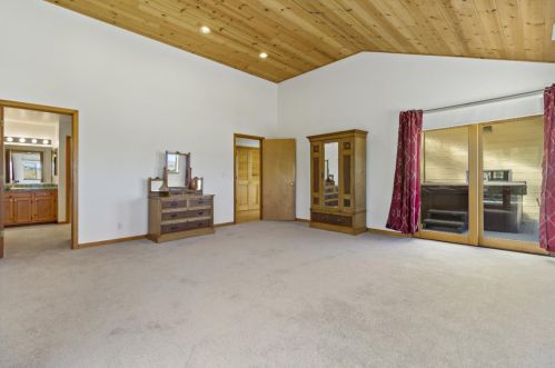 1750 Orch Rd, Hollister CA  95023-9210 exterior