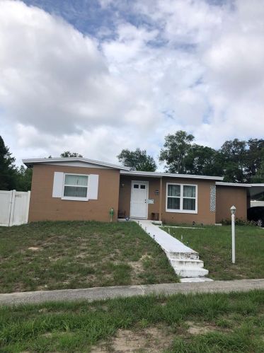 7098 Holiday Dr, Brooksville, FL 34606-4916