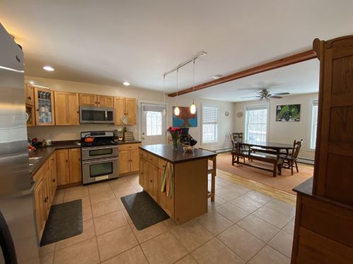 61 Thorndike Rd, Weare NH  03281-4549 exterior