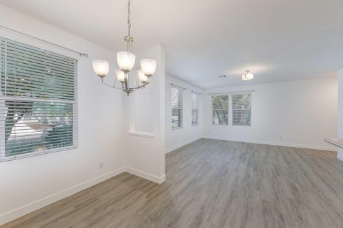 227 Calle Del Sol, Vista CA  92083-3624 exterior