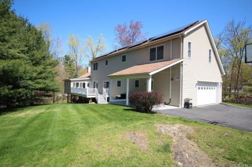 1774 Pleasantville Rd, Briarcliff NY  10510-1116 exterior