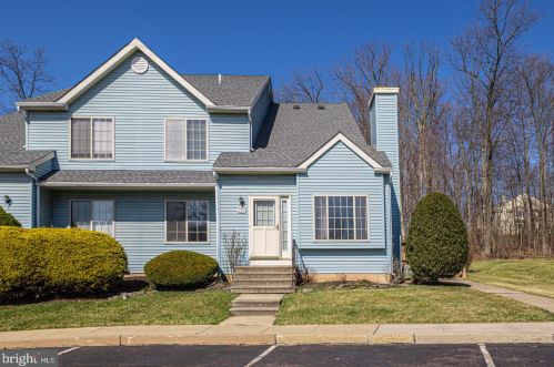 375 Pondview Dr, Harleysville, PA 19438-2398