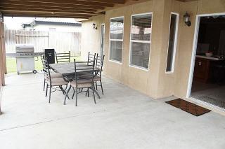 6008 Siena Ln, Bakersfield, CA 93308-7161