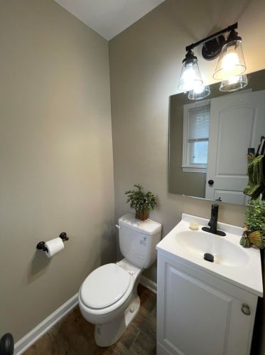 17011 Salentine Dr, Waukesha WI  53151-7348 exterior