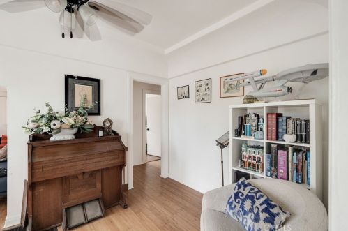 223 57th St, Long Beach CA  90805-4607 exterior