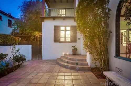 3211 Dumas St, San Diego CA 92106-1317 exterior